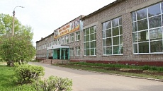 Входная группа Школа № 70.  Школьная,  54